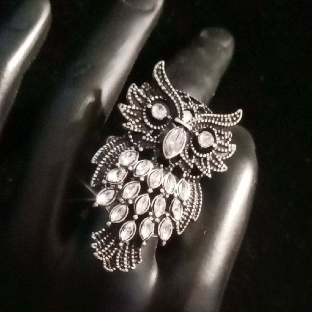 Expandable Blackened Silver Owl With Rhinestone Ring.